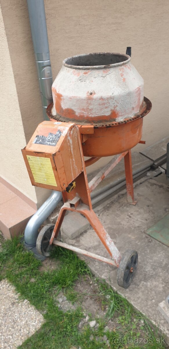 Predám miešačku Lescha 220v/700w