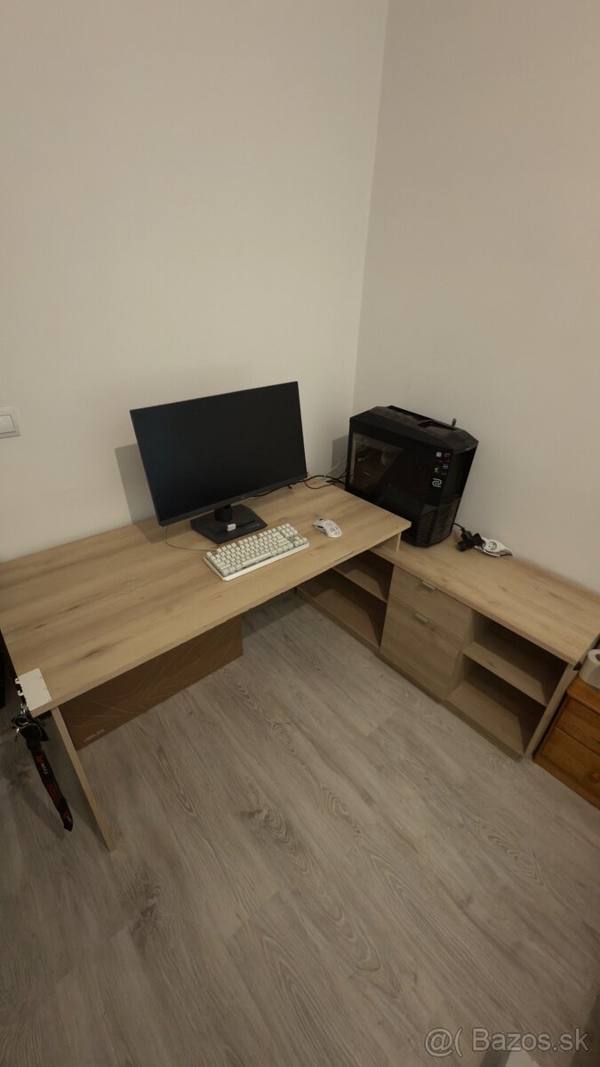 Pc stôl