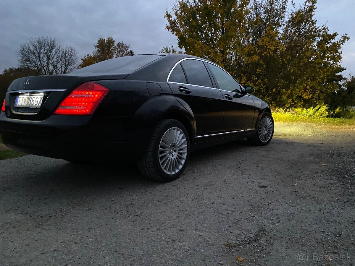 S 320