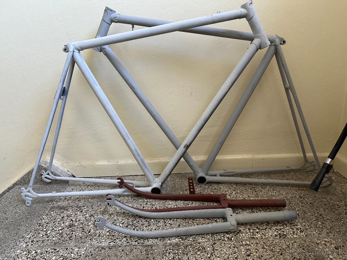 Favorit F8 opieskované rámy na bicykel