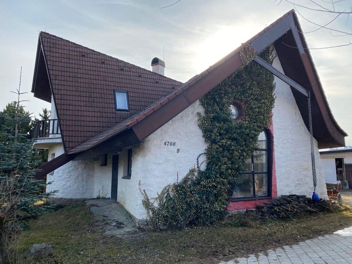 Na predaj atypický 2-podlažný rodinný dom Topoľčany - Mraven