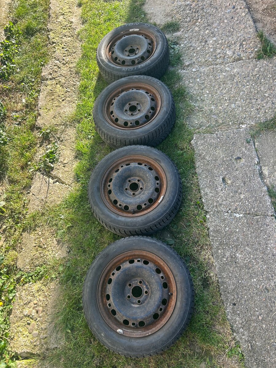 Predám plechové disky r15 5x100 + zimné pneumatiky