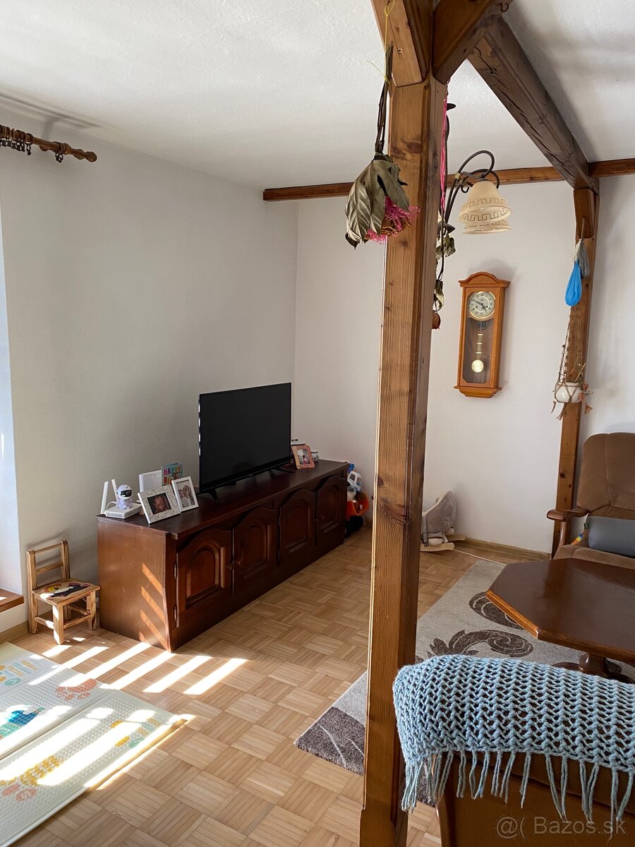 Predám 3 izbový byt vo Vydrníku