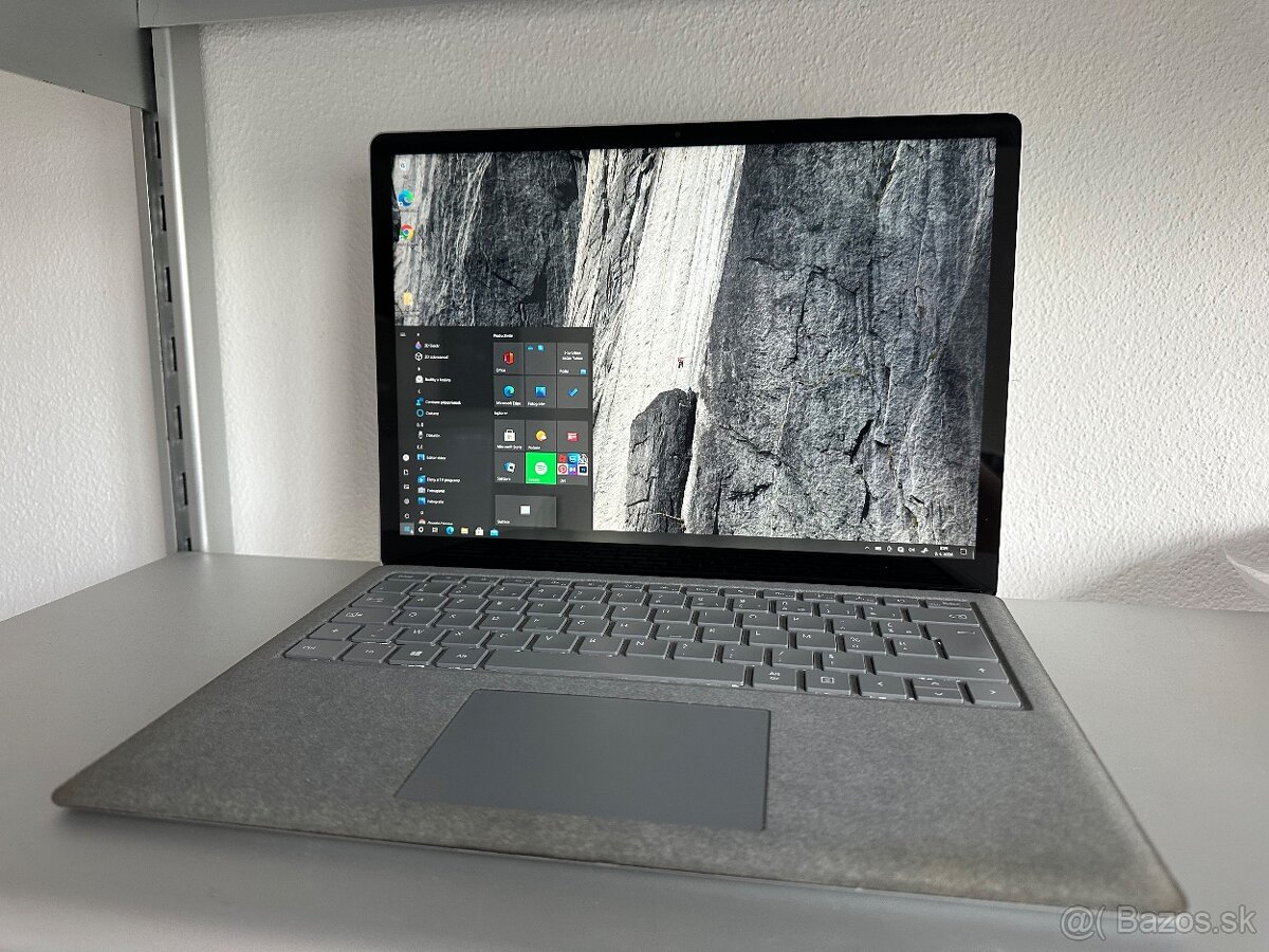 Microsoft Surface Laptop 2 IntelCore i5 , 8GB ram, 256GB SSD