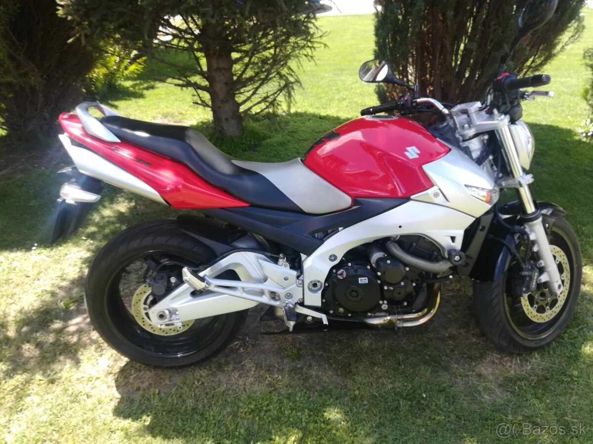 Suzuki GSR 600
