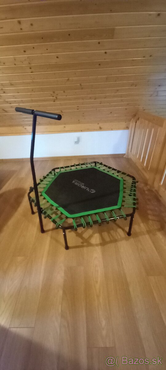 Trampolína