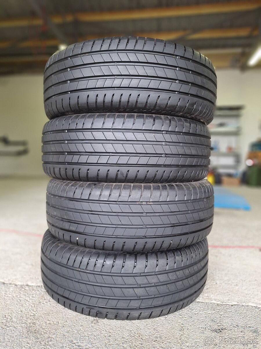 225/65 R17 Bridgestone