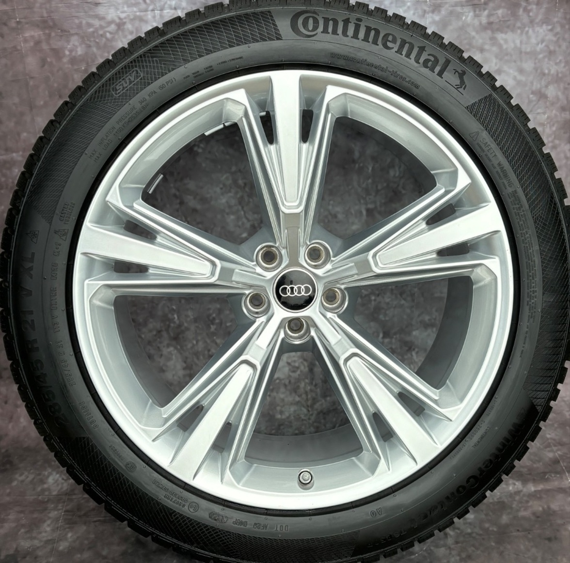 Zimní zánovni top sada Audi Q8 285/45R21 113V