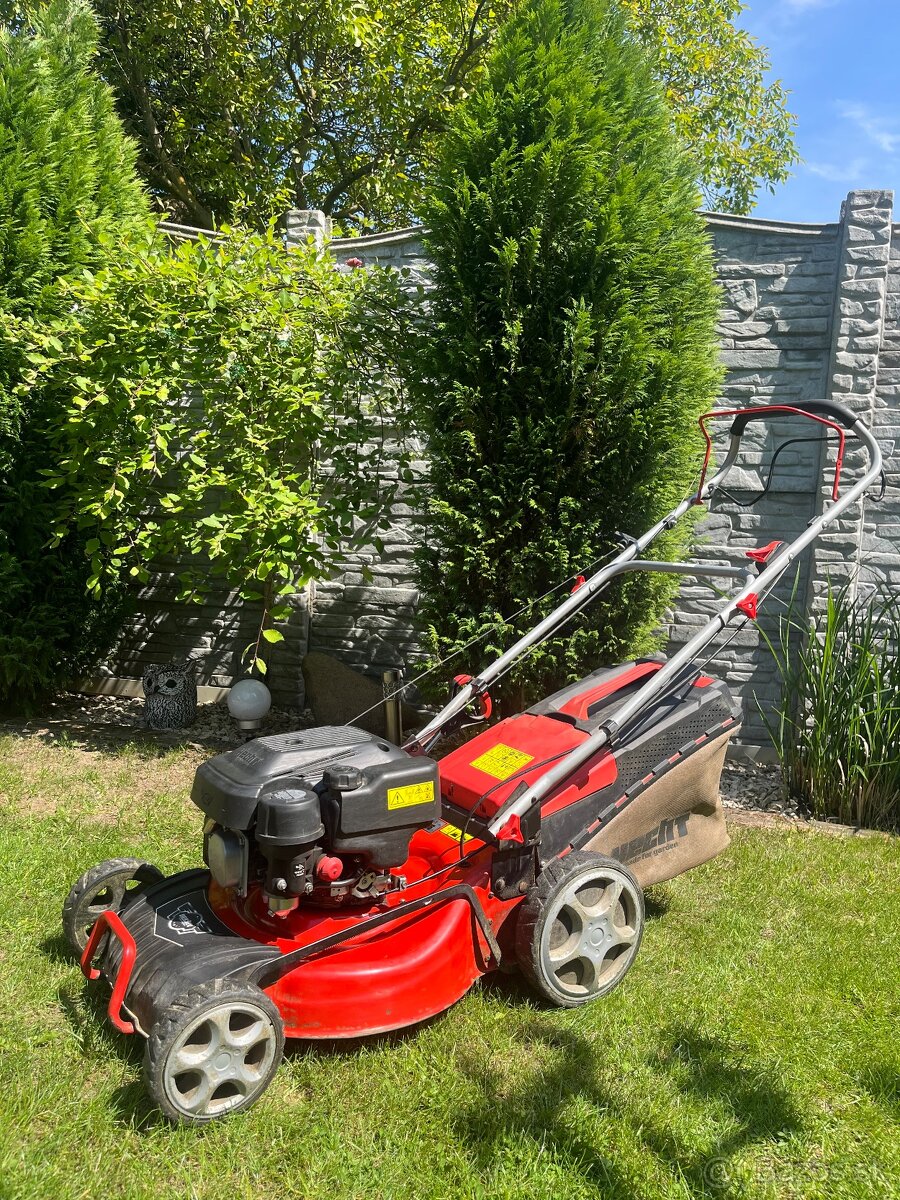 Predám benzínovú kosačku HECHT 546 SX – pohon nefunkčný