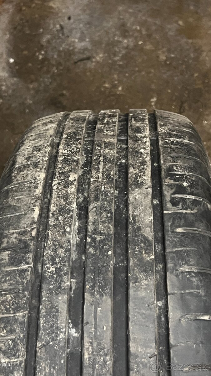 28.GoodYear Efficent grip 215/65 R17