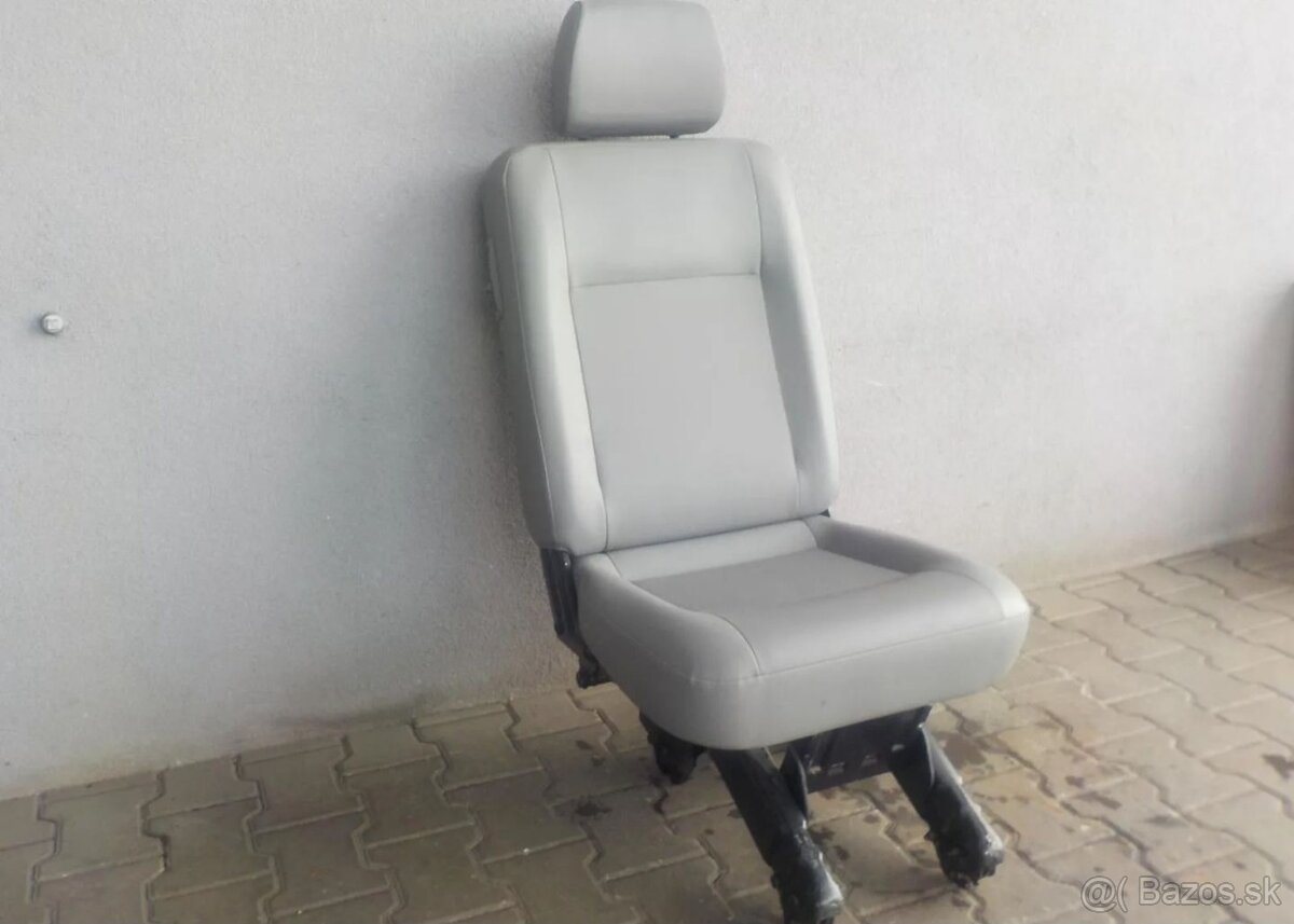 Sedadlo 2 rada VW T5