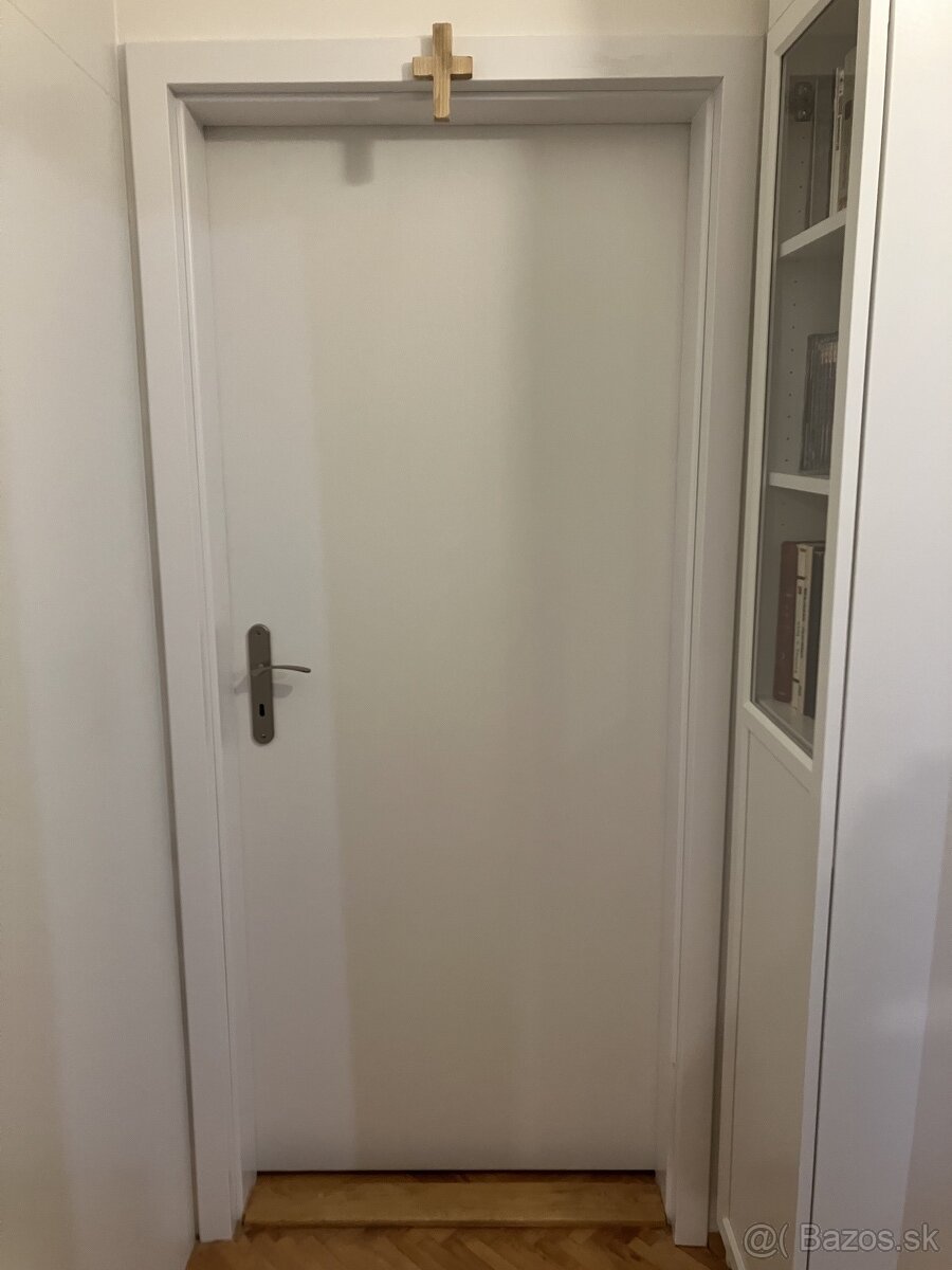 Interiérové dvere 80cm s kovaním a kľúčom