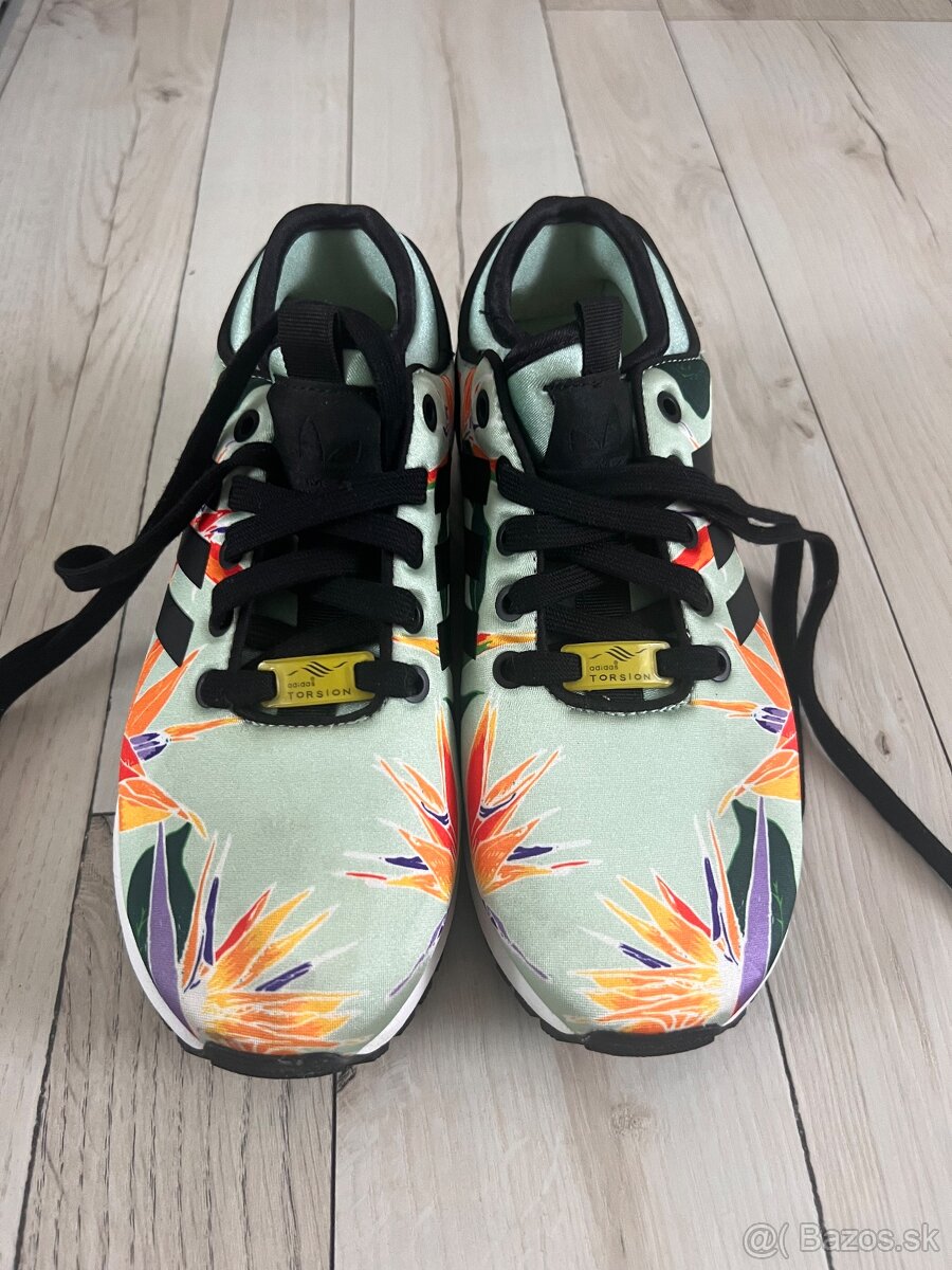 Adidas Torsion -top stav