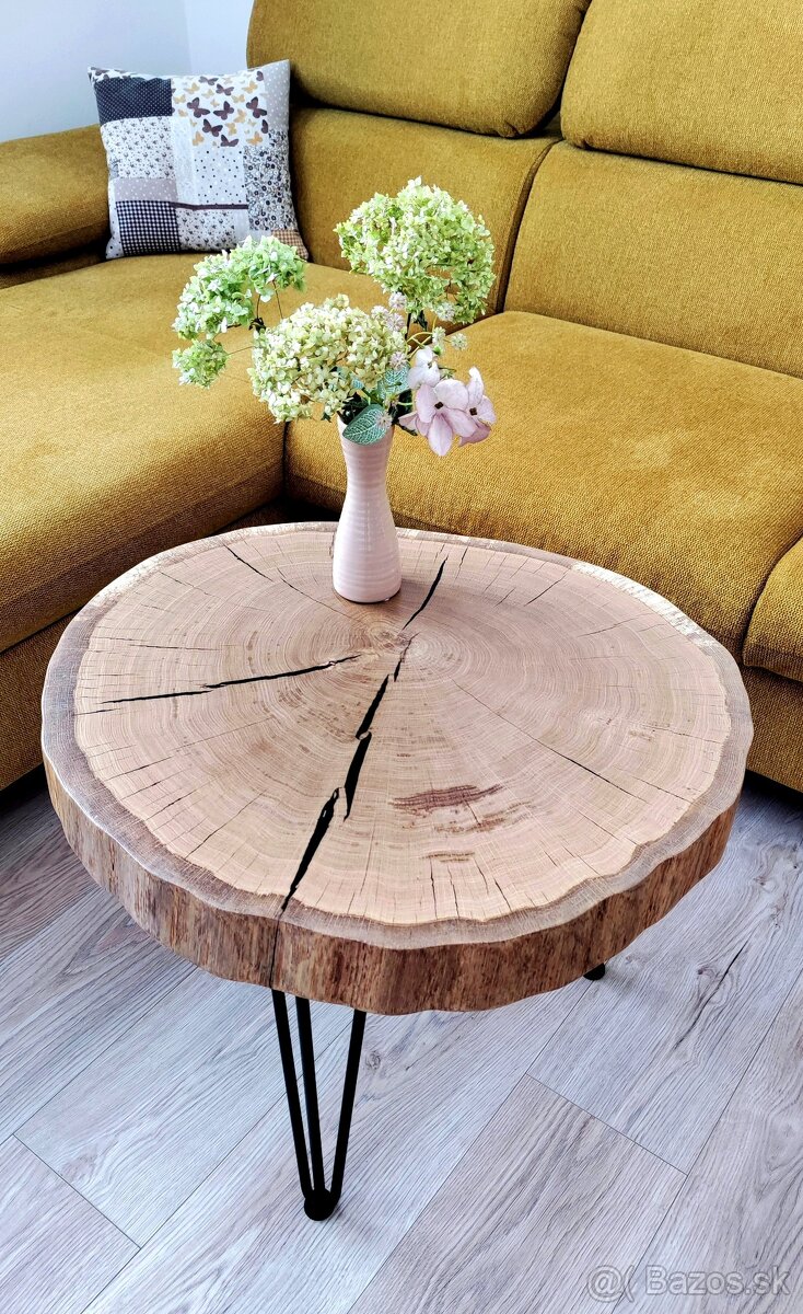 Dizajnový konferenčný stolík – Masívny DUB a čierny epoxid