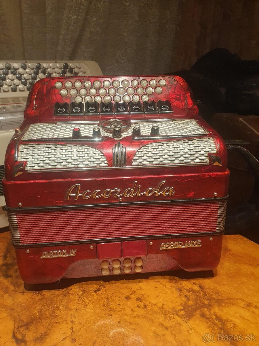 Italská heligonka Accordiola (diatonka)