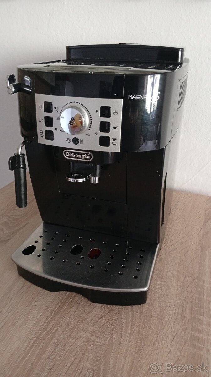 Kávovar Magnifica S