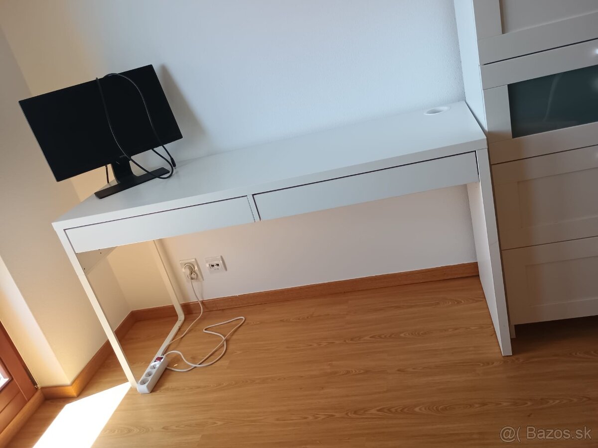 Stolík IKEA