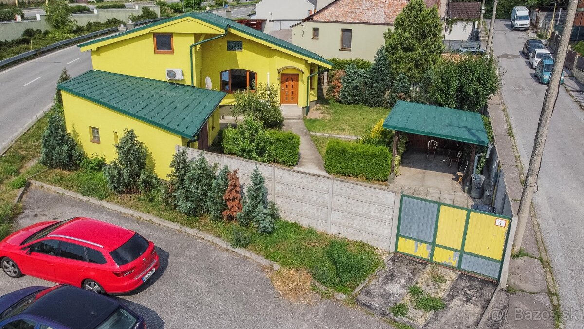 Rodinný dom s garážou a záhradou, Košice-Vyšné Opátske