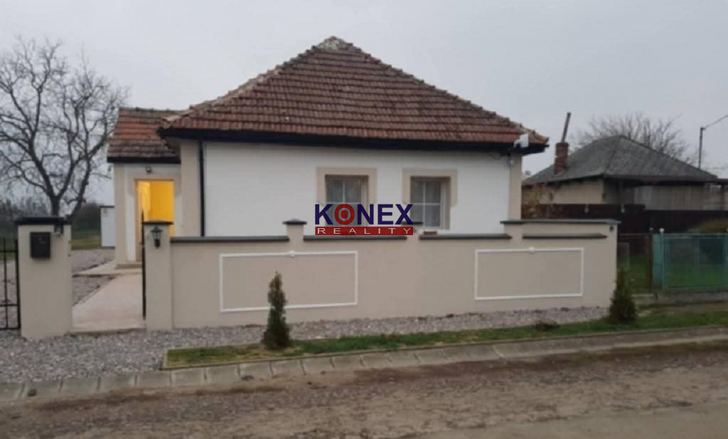 NA PREDAJ Zrekonštruovaný rodinný dom v obci Vojka
