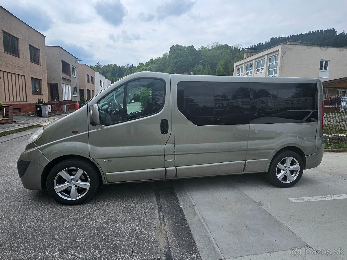 Opel Vivaro 8miestna predĺžená verzia r.v 2012