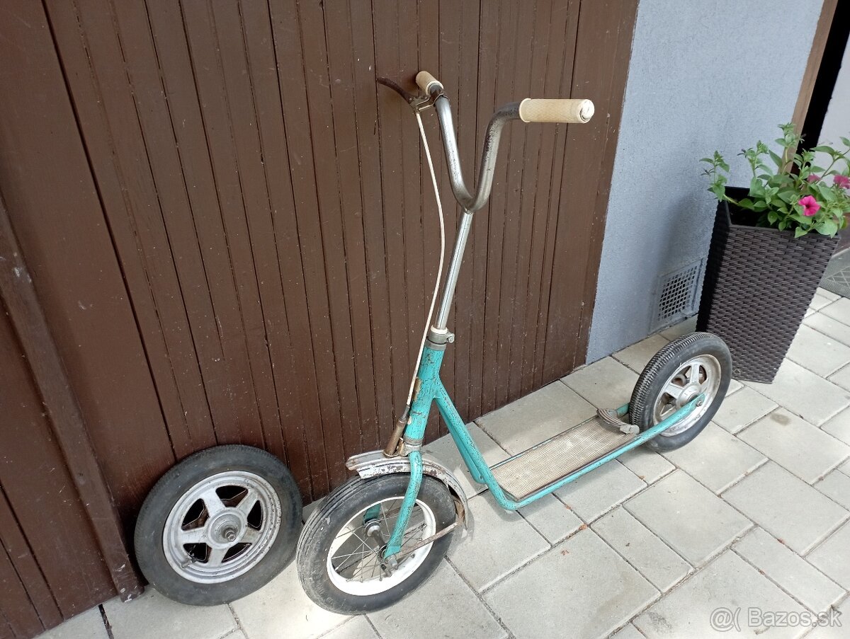 Retro kolobežka