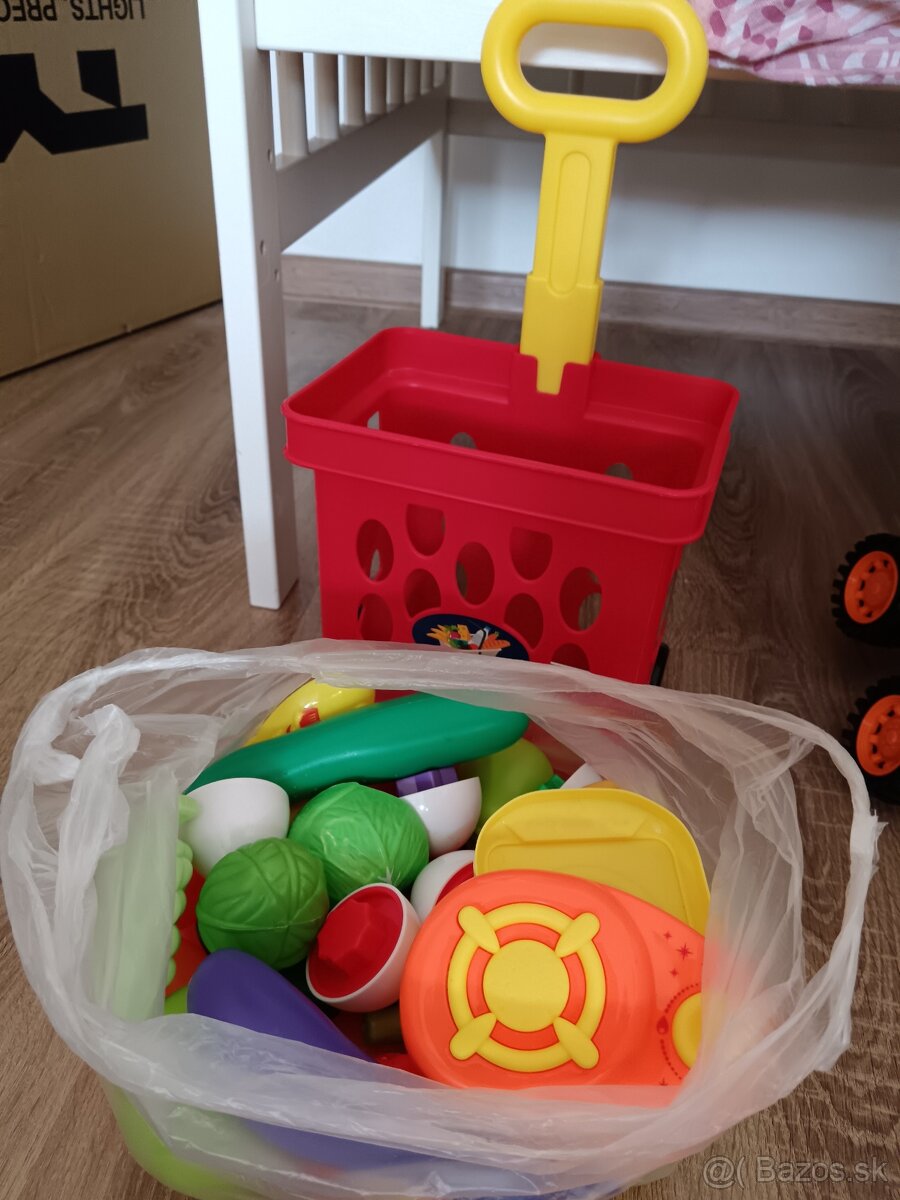 nakupny kosik s prislusenstvom