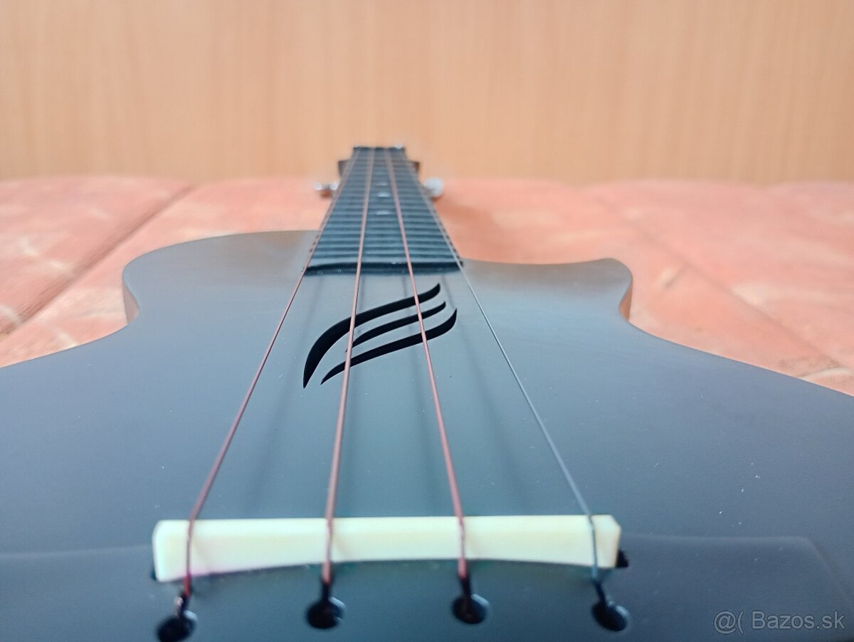 Predám el-ak. ukulele Cascha HH 2258