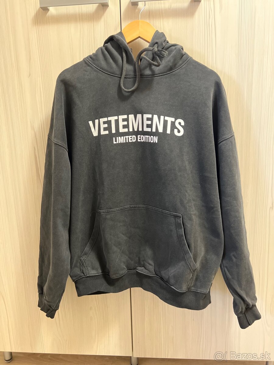Vetements mikina