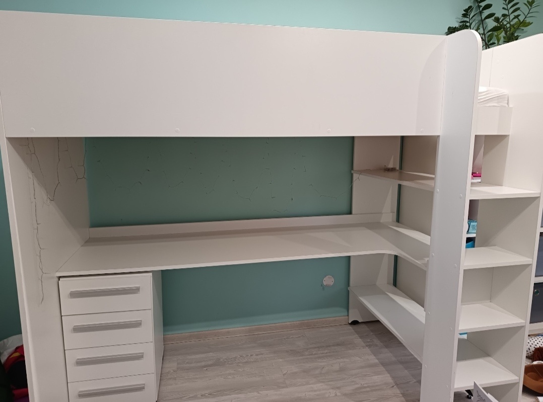 Poschodová posteľ s písacím stolom + darček