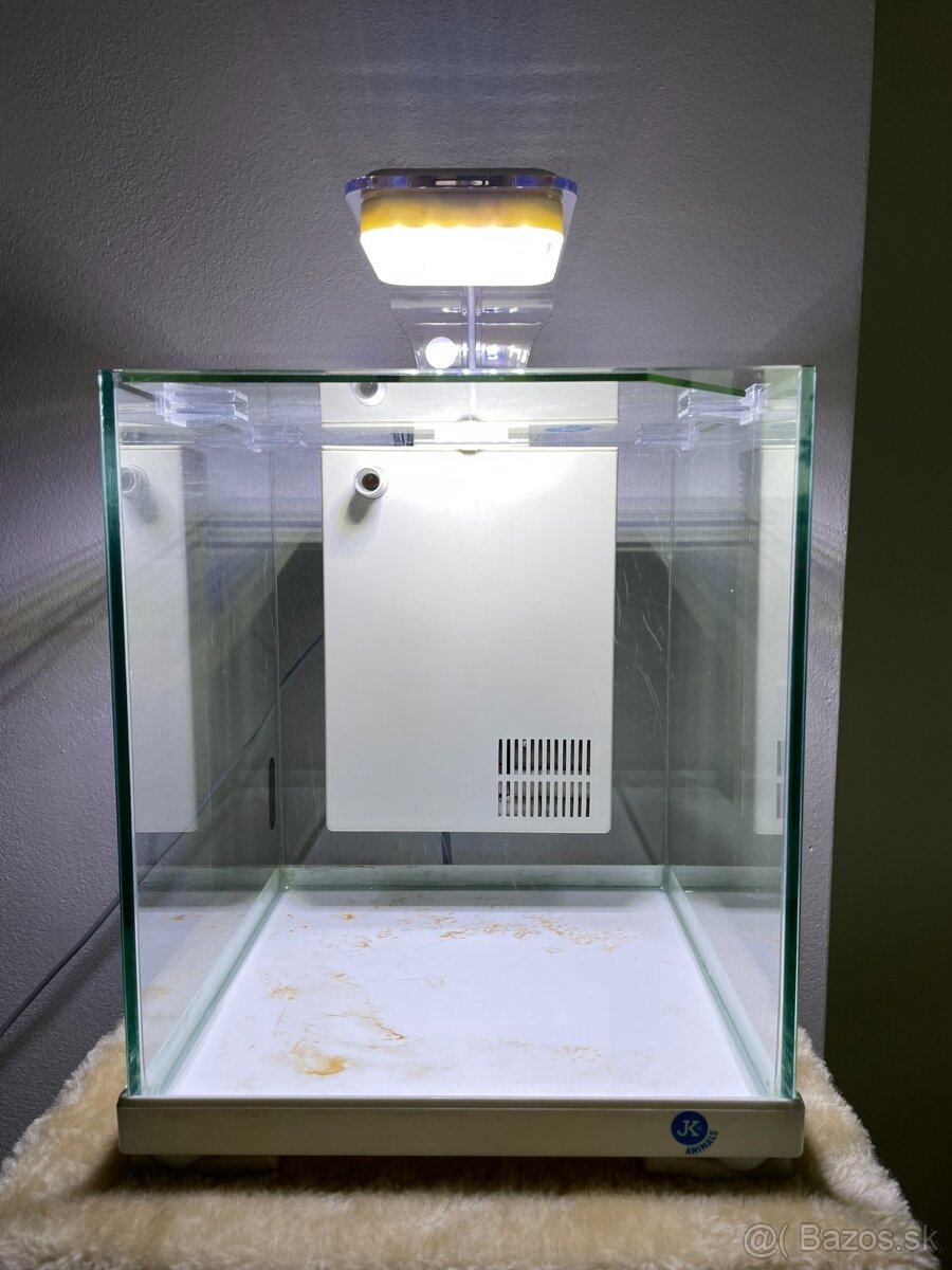 Komplet menšie akvárium 9L