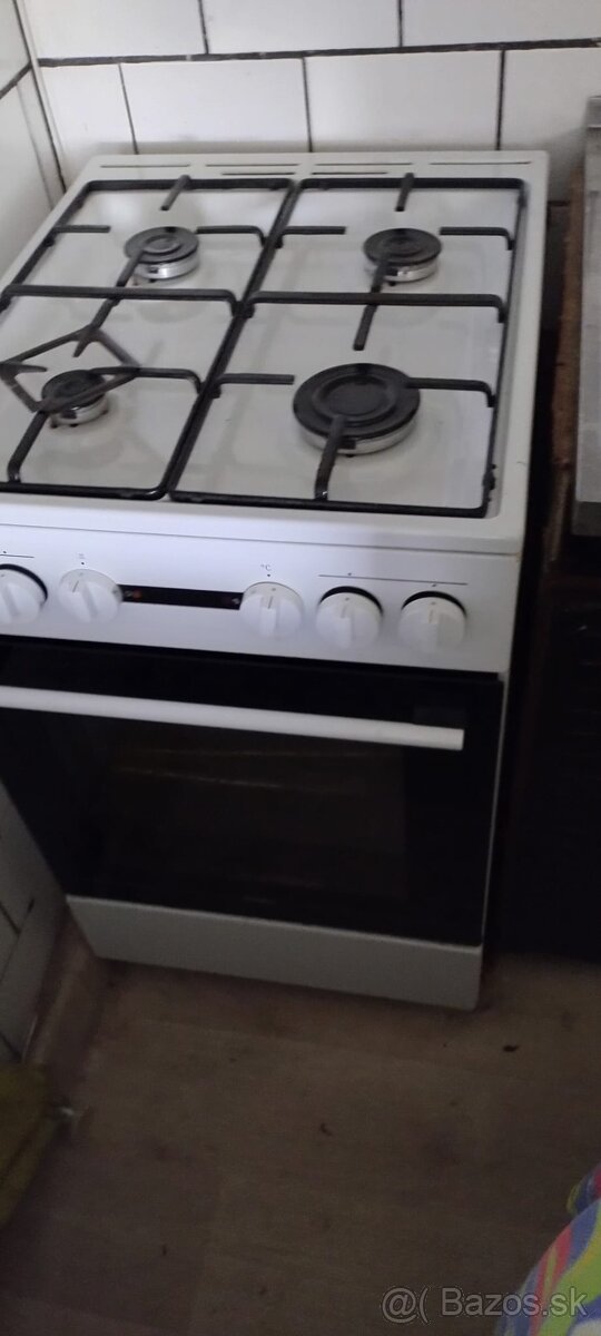 Plynový sporák značky MORA