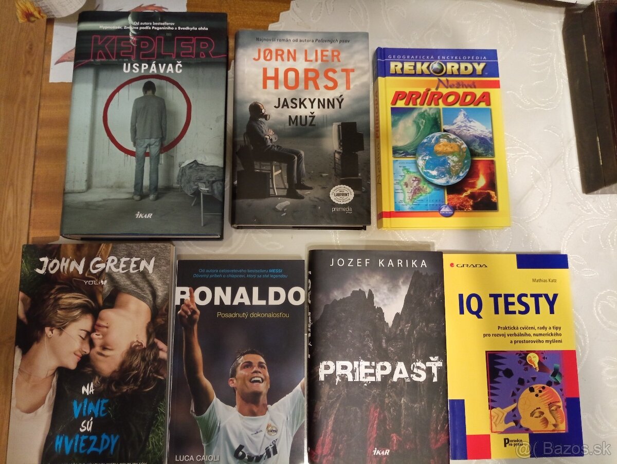 Mix kníh z rôznych žánrov