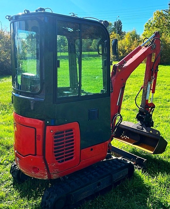 2022 minibagr Komatsu PC16 1.8t