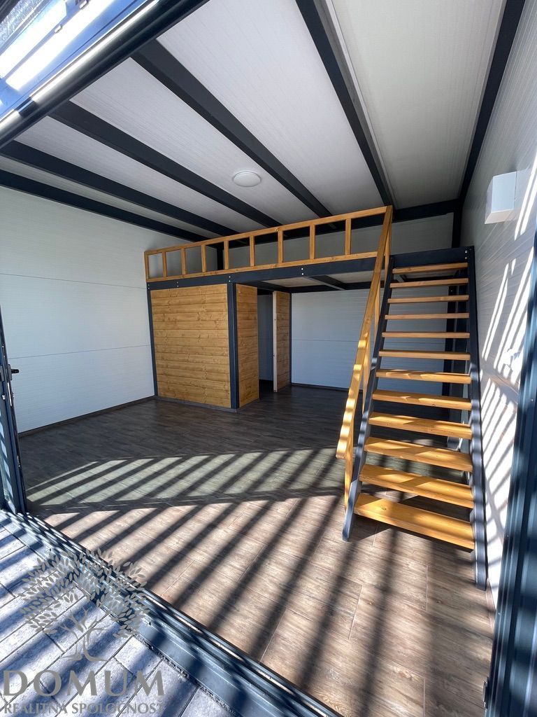 Výnimočná rekreačná chata s pozemkom 374m2 v Novom Meste n/V