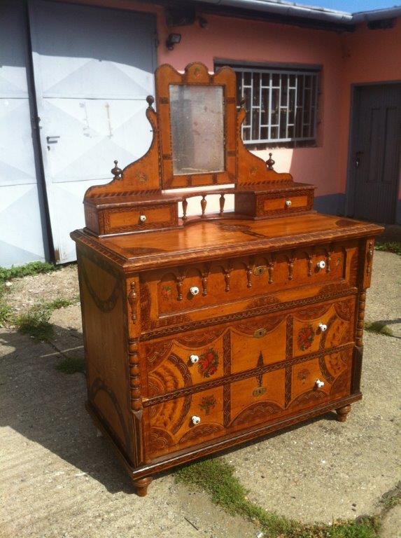 Predám dve starožitné komody