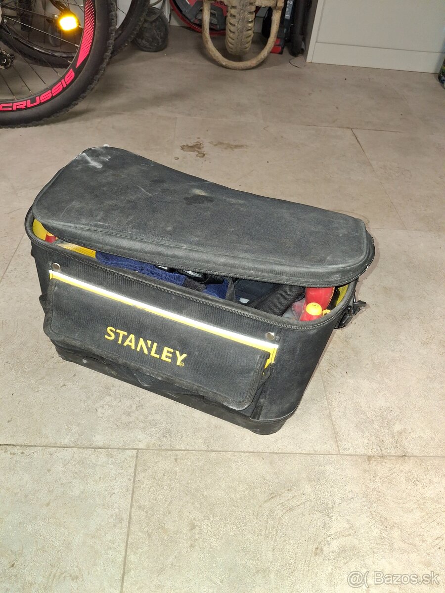 Kufrik na naradie Stanley