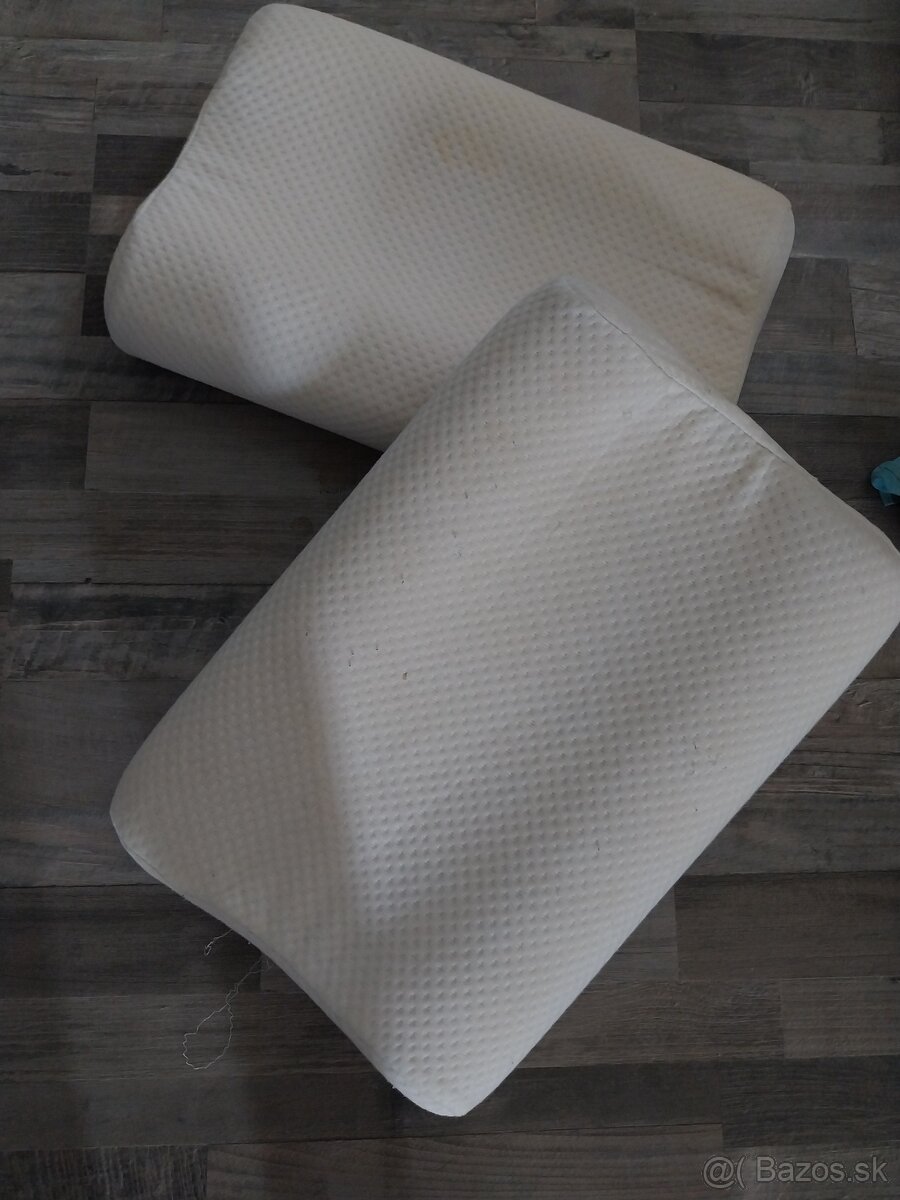 2ks ..ergonomicky vankus