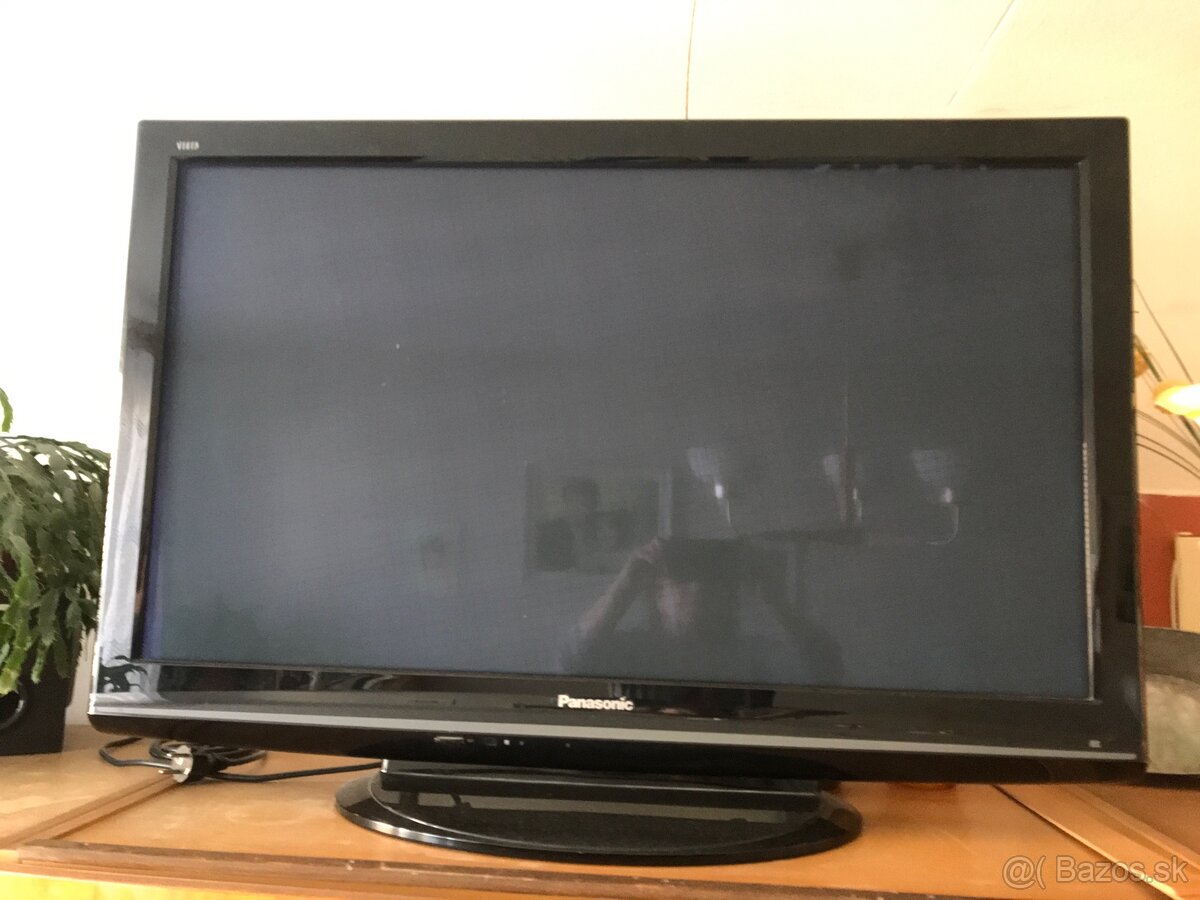 TV Panasonic Viera 106cm uhlopriecka