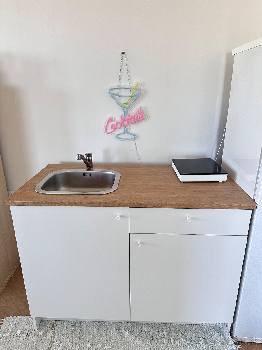 Kuchynská linka KNOXHULT