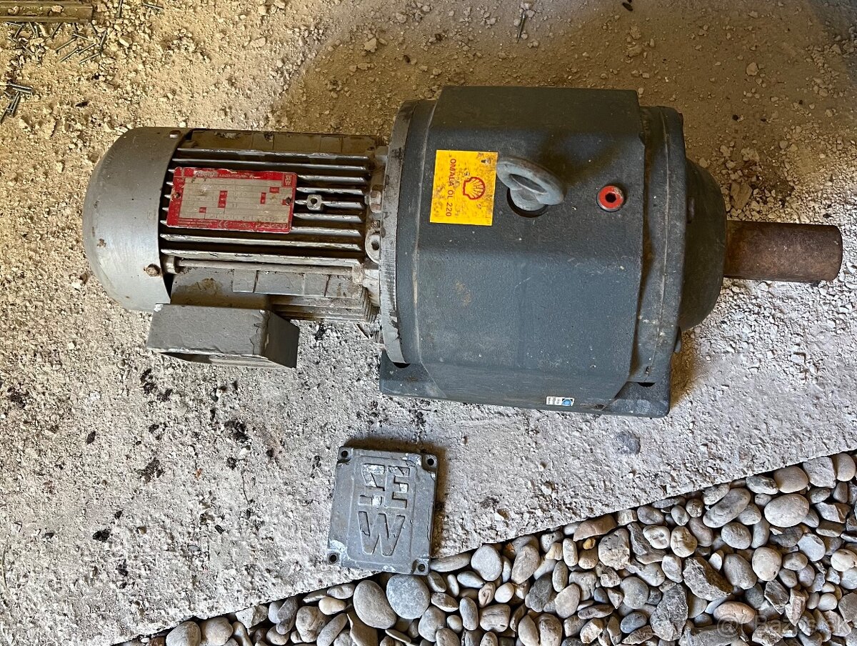 Motor s prevodovkou