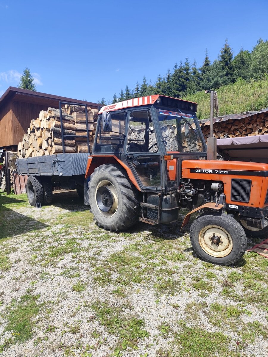 Traktor ZETOR 7711
