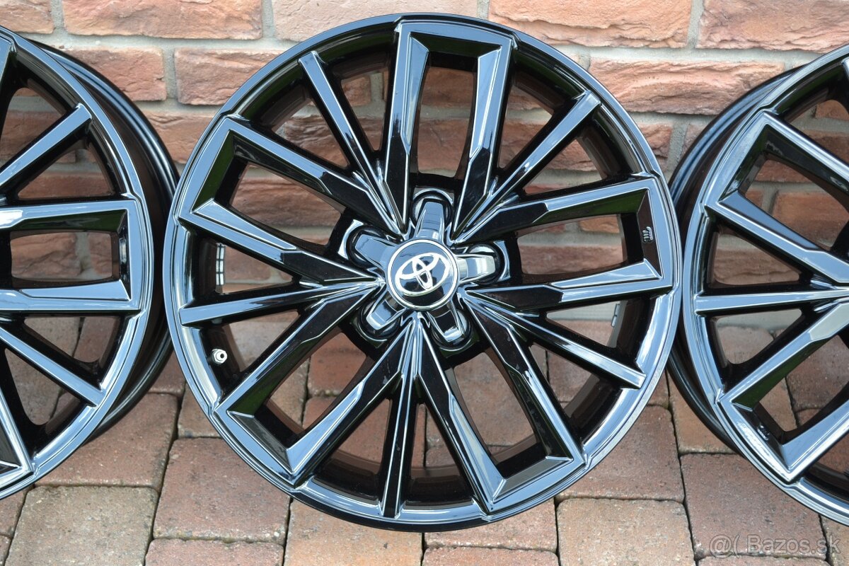 5x114,3 R17 Hlinikove disky Toyota Corolla