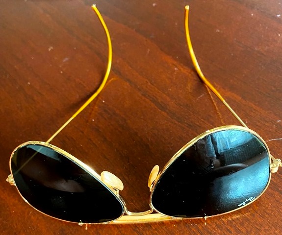 luxusný kožený opasok ..okuliare Ray Ban B+L USA