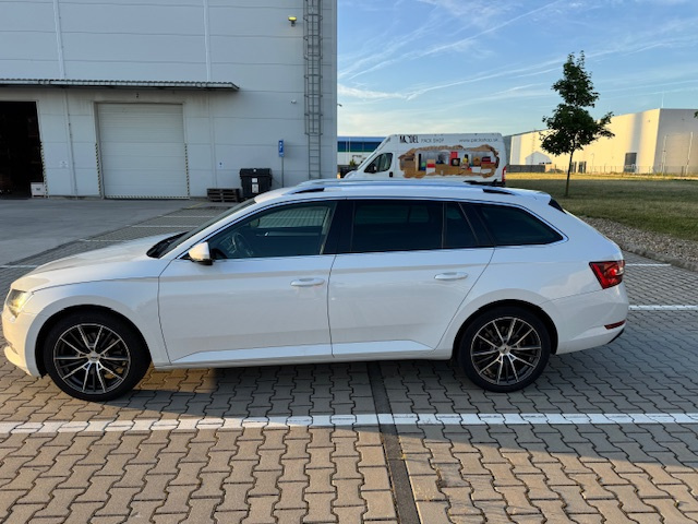 Predám ŠKODA Superb kombi 2.0 TDI