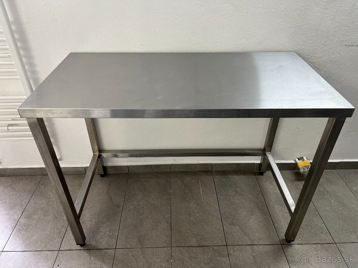 Nerezový pracovný gastro stôl