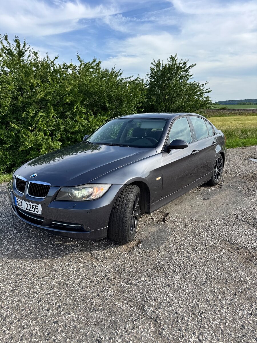 Bmw E90. 320D