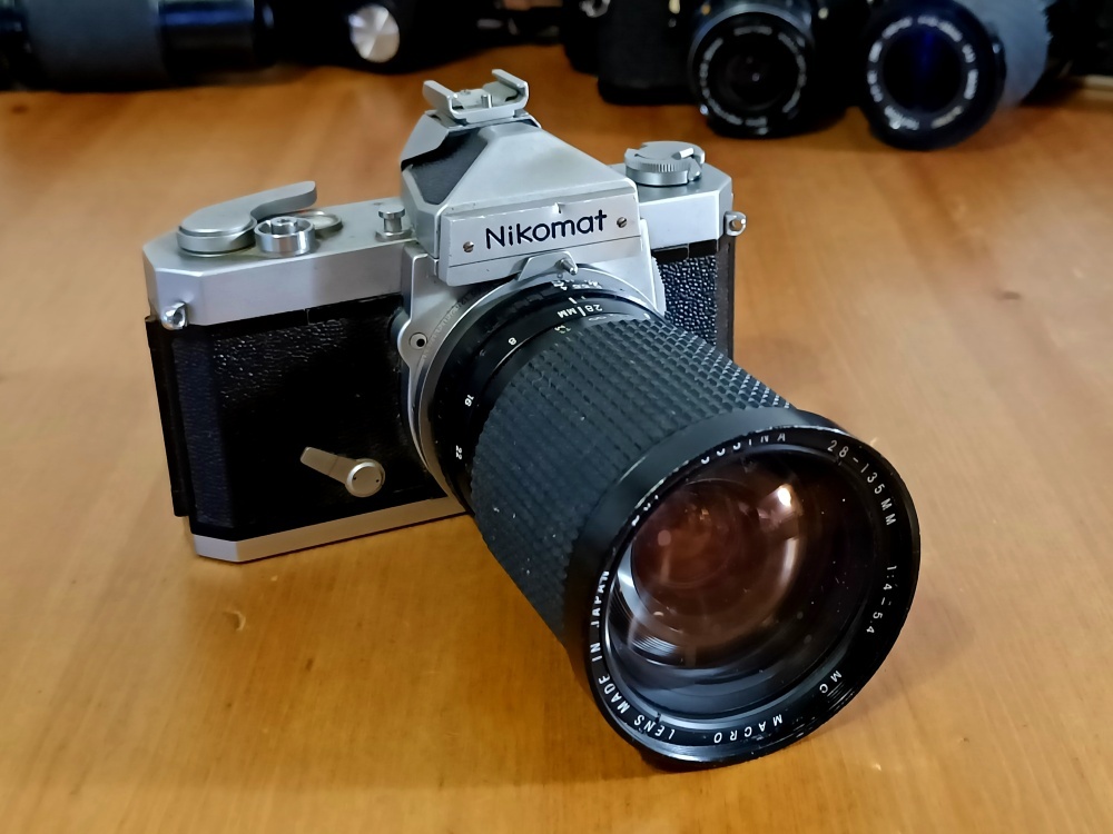 NIKOMAT (Cosina 28-135mm MC Macro lens Japan) - 1960