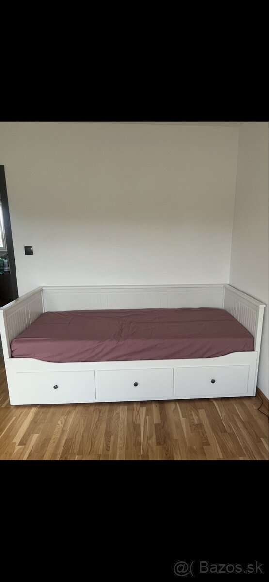Hemnes posteľ