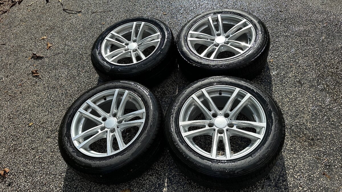47.	BMW X1 225/ 55/ r17