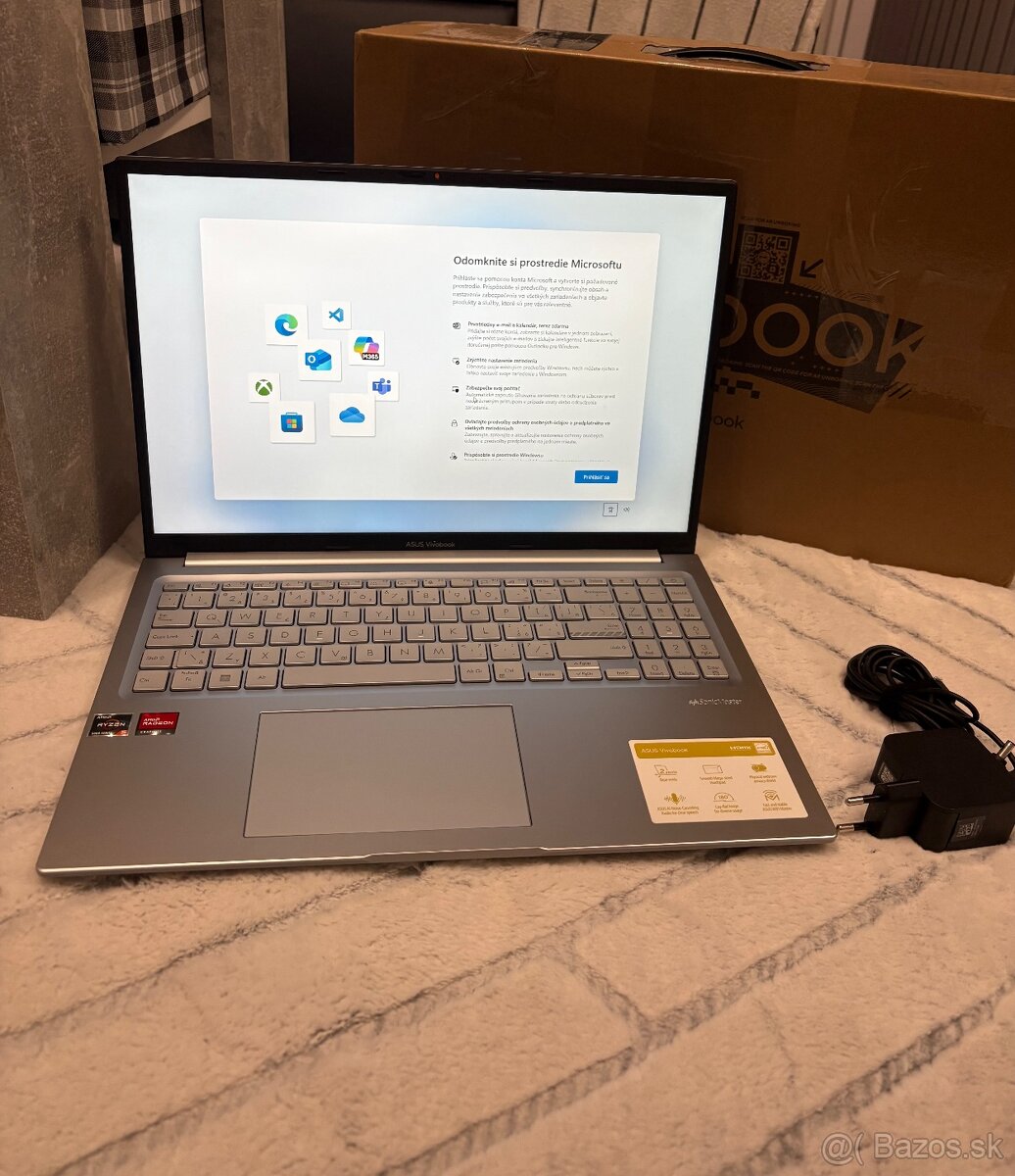 Asus VivoBook (M1605YA‑MB247W)